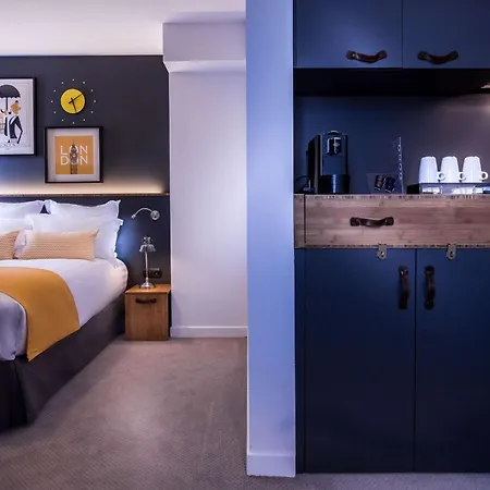 Western Suitcase Paris La Défense Hotel 4*