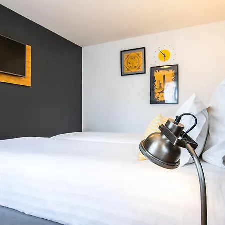 Western Suitcase Paris La Defense 4* Bois-Colombes