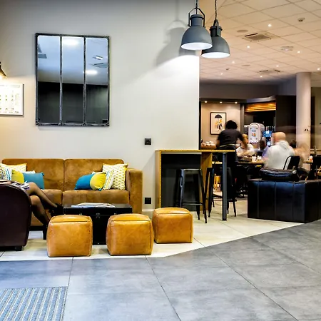 Szálloda Western Suitcase Paris La Defense 4*