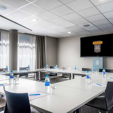 Western Suitcase Paris La Defense 4* Bois-Colombes