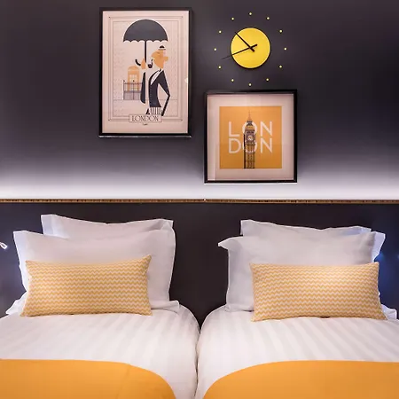 Western Suitcase Paris La Defense 4*