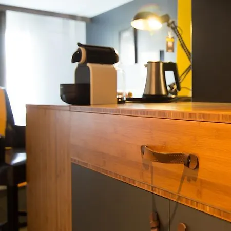 Western Suitcase Paris La Défense Hotel 4*
