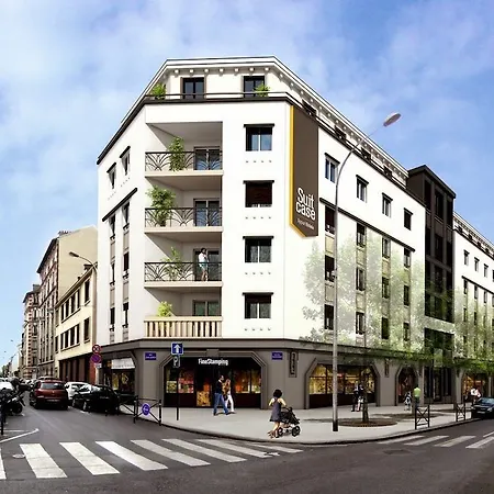 Western Suitcase Paris La Défense Hotel 4*