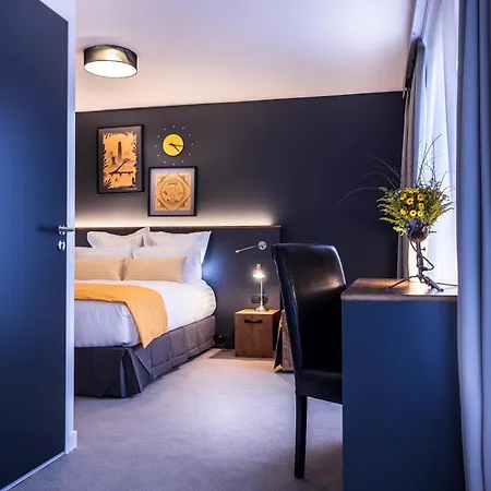 Western Suitcase Paris La Défense Hotel 4*