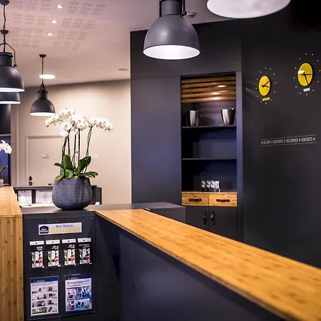 Szálloda Western Suitcase Paris La Defense 4*