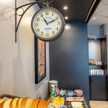 Western Suitcase Paris La Defense 4* Bois-Colombes